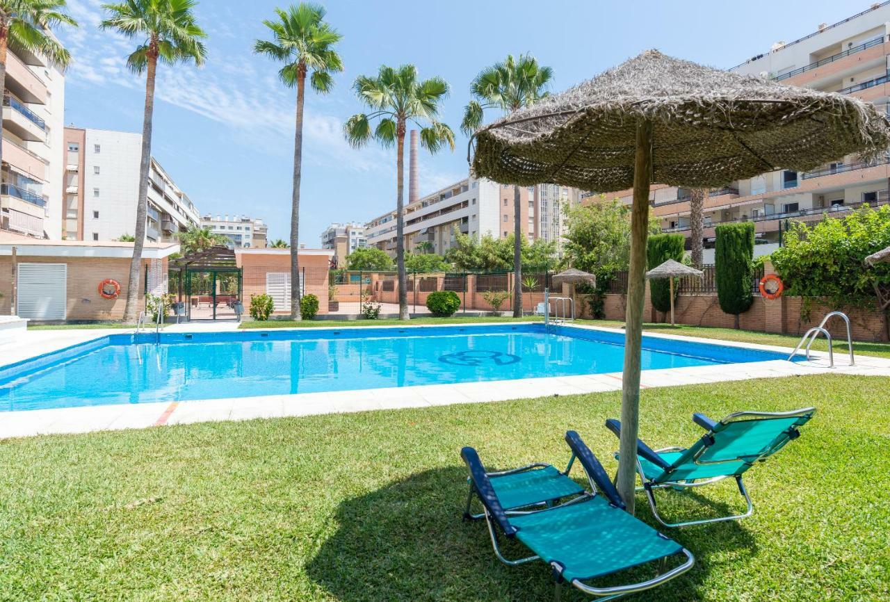 Charming Apartment On The Beach - Pool And Parking Malaga Zewnętrze zdjęcie