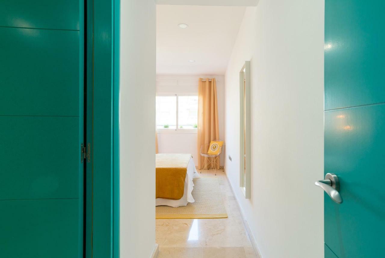 Charming Apartment On The Beach - Pool And Parking Malaga Zewnętrze zdjęcie