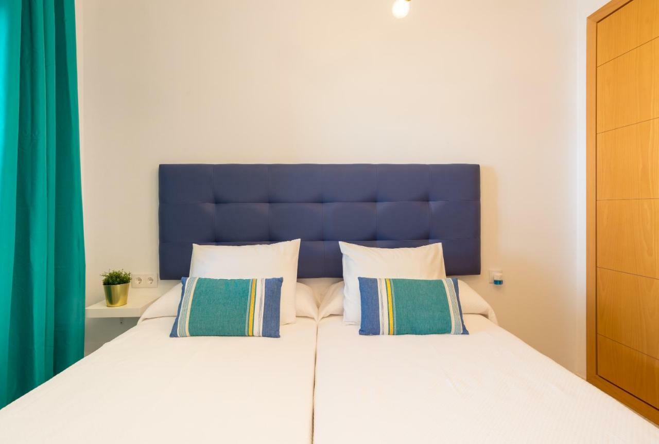 Charming Apartment On The Beach - Pool And Parking Malaga Zewnętrze zdjęcie
