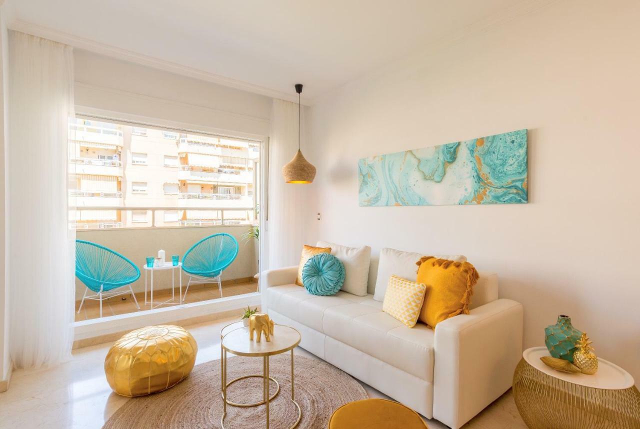 Charming Apartment On The Beach - Pool And Parking Malaga Zewnętrze zdjęcie