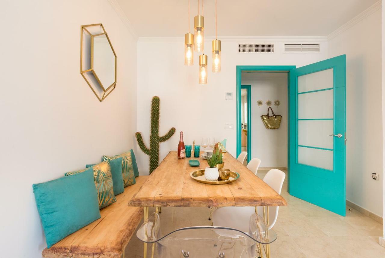 Charming Apartment On The Beach - Pool And Parking Malaga Zewnętrze zdjęcie