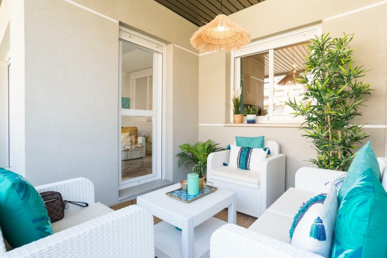 Charming Apartment On The Beach - Pool And Parking Malaga Zewnętrze zdjęcie