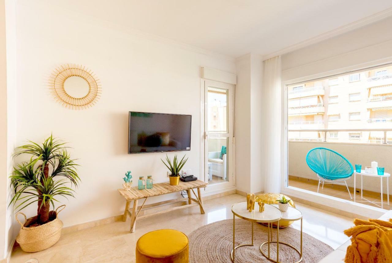 Charming Apartment On The Beach - Pool And Parking Malaga Zewnętrze zdjęcie