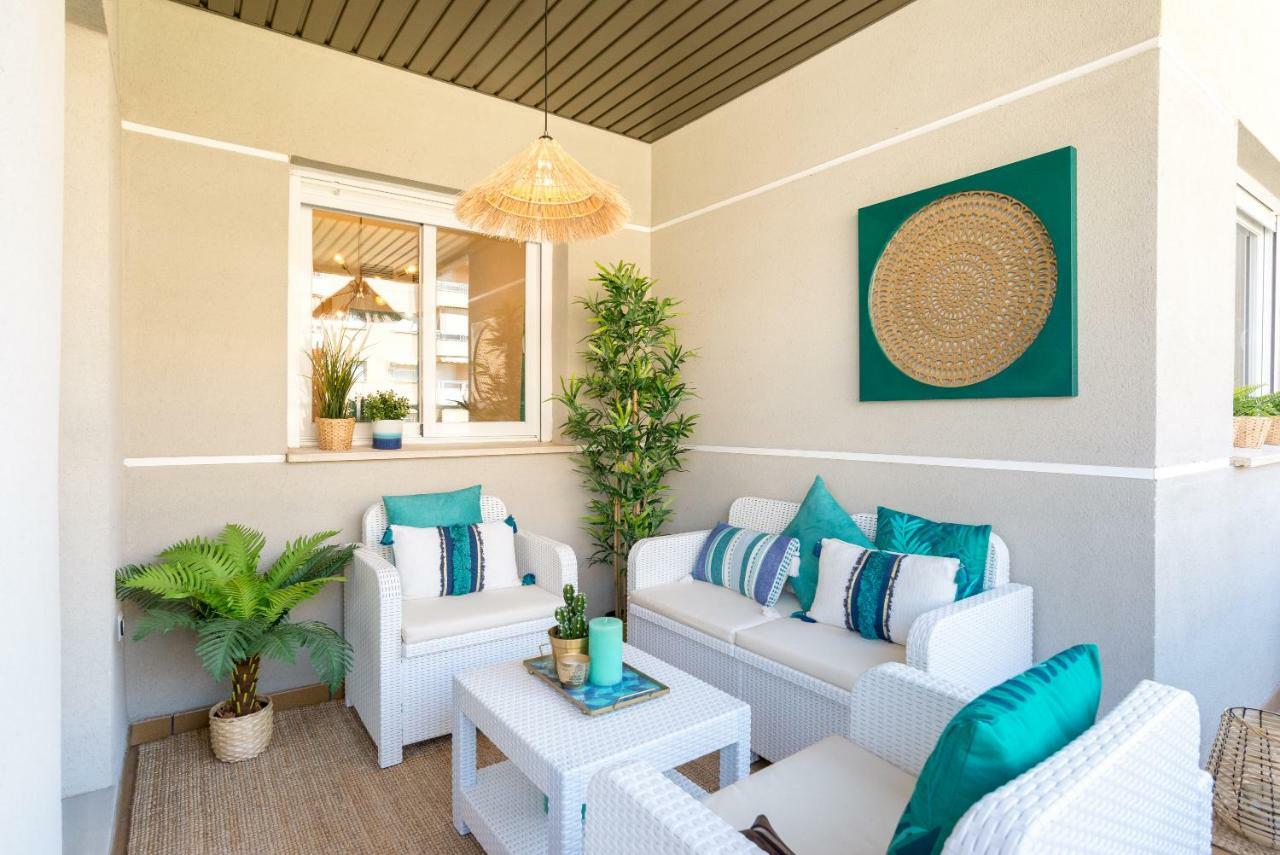 Charming Apartment On The Beach - Pool And Parking Malaga Zewnętrze zdjęcie