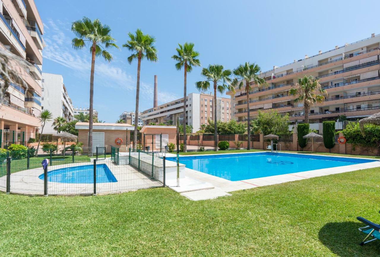 Charming Apartment On The Beach - Pool And Parking Malaga Zewnętrze zdjęcie