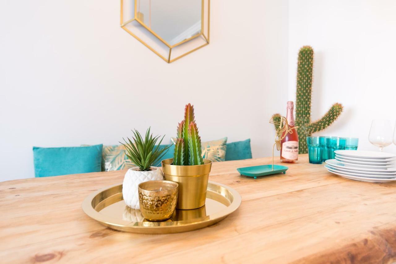 Charming Apartment On The Beach - Pool And Parking Malaga Zewnętrze zdjęcie