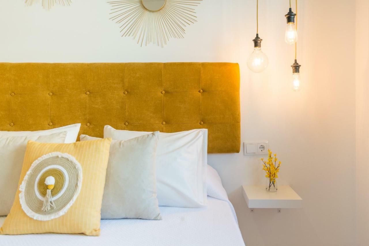 Charming Apartment On The Beach - Pool And Parking Malaga Zewnętrze zdjęcie