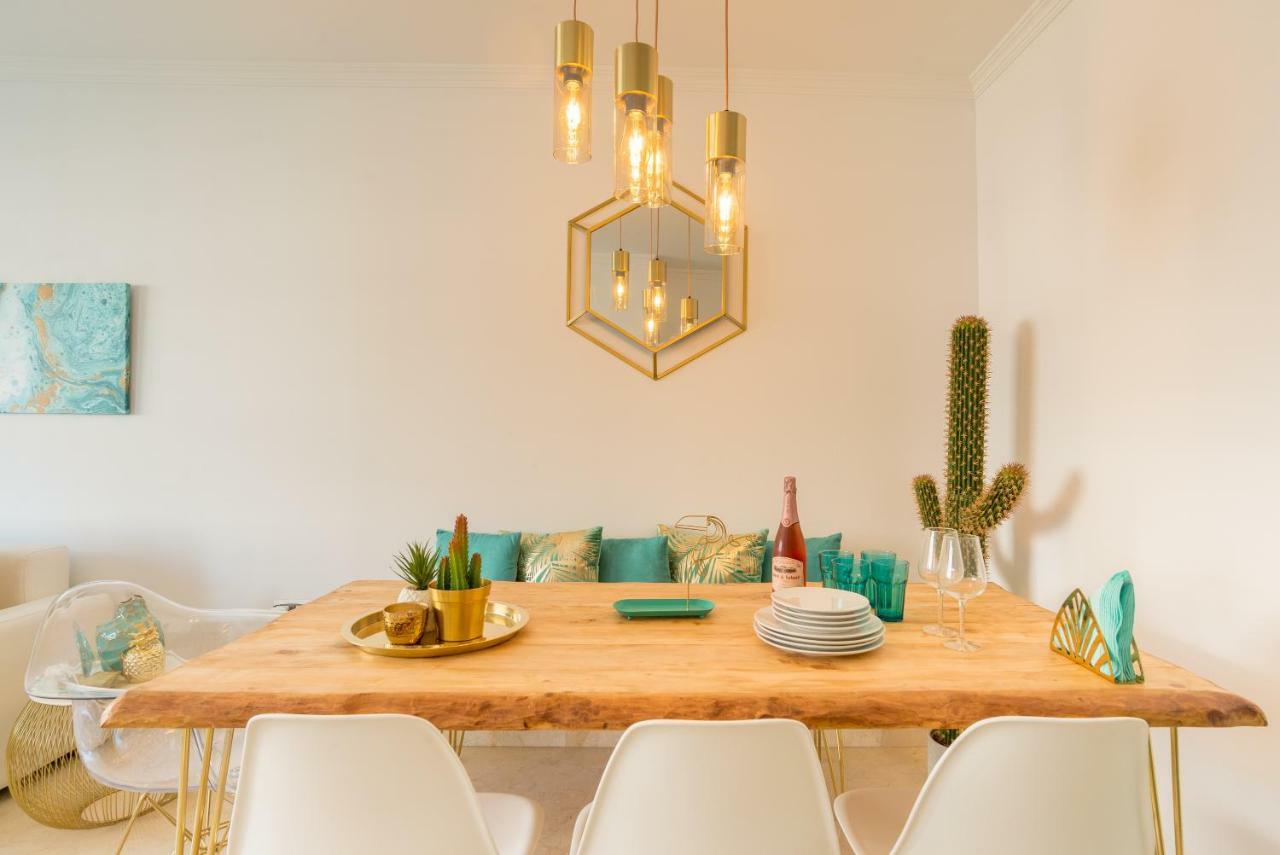 Charming Apartment On The Beach - Pool And Parking Malaga Zewnętrze zdjęcie
