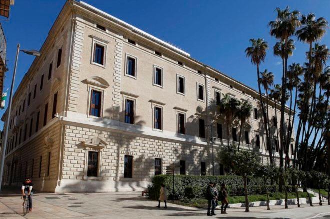 Charming Apartment On The Beach - Pool And Parking Malaga Zewnętrze zdjęcie