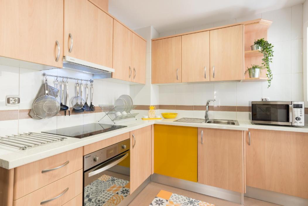 Charming Apartment On The Beach - Pool And Parking Malaga Zewnętrze zdjęcie